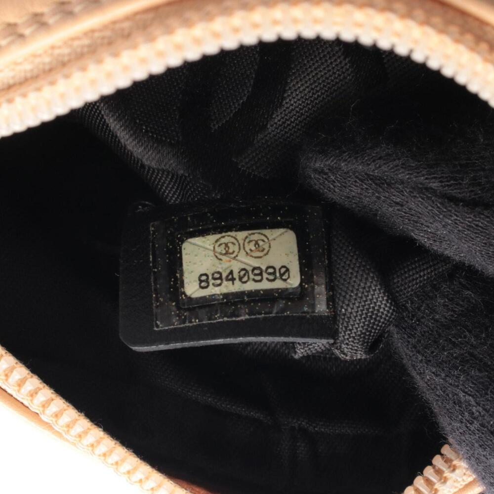 CHANEL Black Leather Shoulder Bag - Picture 5 of 9